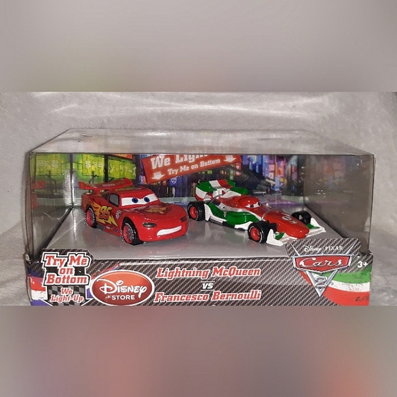 Disney / Pixar Cars Cars 2 Light Up Lightning McQueen vs. Francesco Bernoulli - Picture 1 of 12